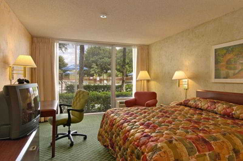 Staybridge Suites Dallas Market Ctr Love Field, An Ihg Hotel חדר תמונה